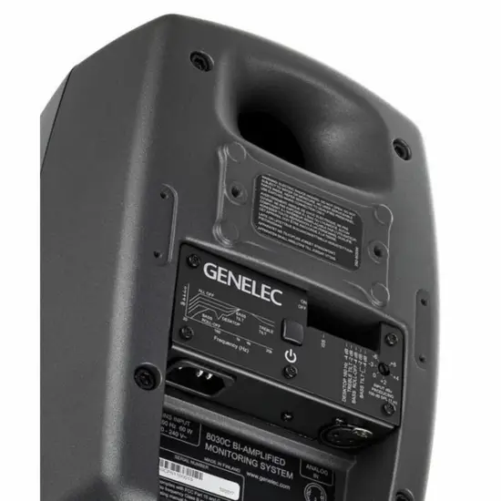 Genelec MONITOR ESTUDIO 8030 CP