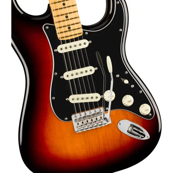 Fender AM Pro CLSC Strat MN 3TS