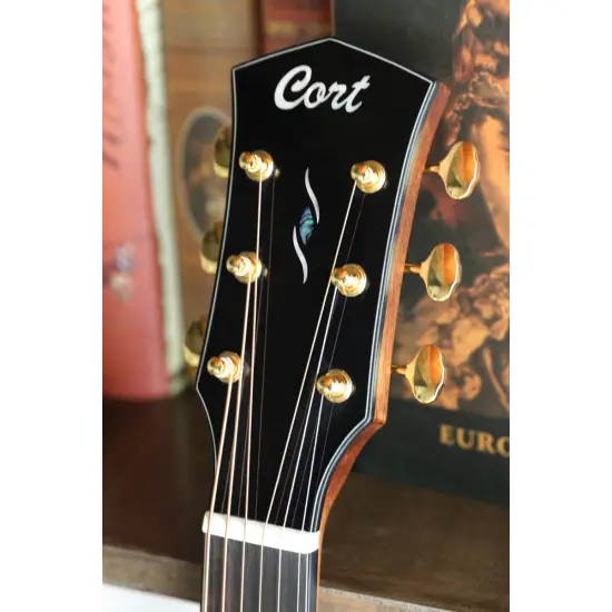 Cort GOLD OC6 W CASE